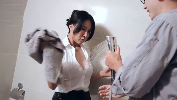 Anh thợ sửa Ống nước tinh ranh Địt em khách hàng nứng lồn – phim sex vietsub ts